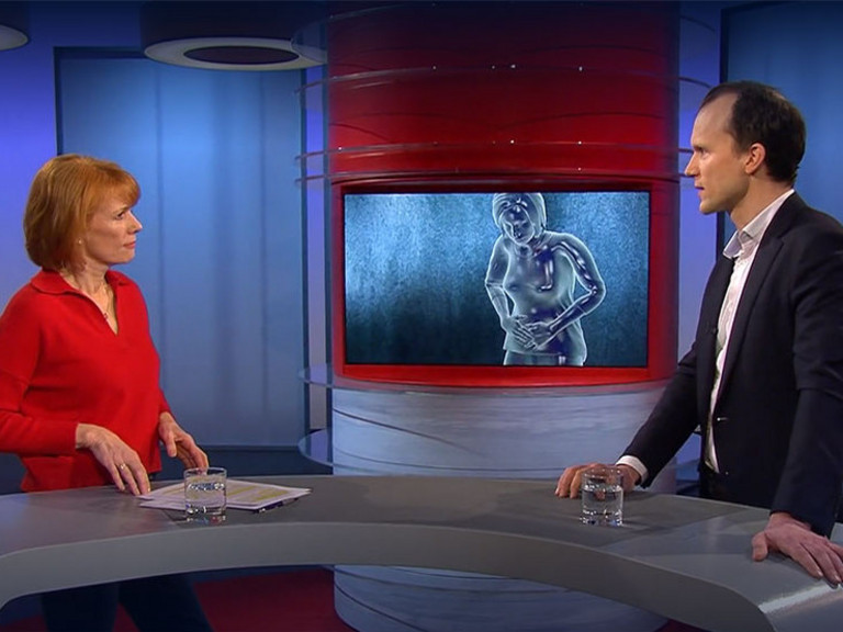 Prof. Dr. Rüdiger Klapdor im Studio von NDR Visite, Chefarzt Klinik für Gynäkologie und Geburtshilfe, Albertinen Krankenhaus, Hamburg-Schnelsen