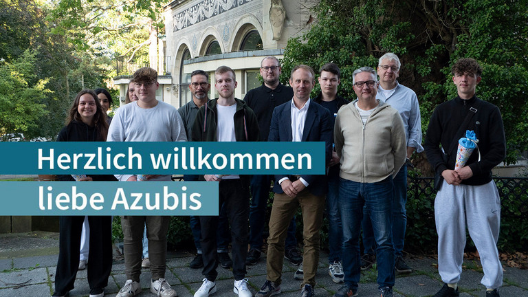 Werkstück Berlin - Hospital Logiserve - Immanuel Dienstleistungen - Nachricht - Neue Auszubildende am Campus Wannsee begrüßt - Gruppenbild Werkstück Berlin - Hospital Logiserve - Immanuel Dienstleistungen - Nachricht - Neue Auszubildende am Campus Wannsee begrüßt - Gruppenbild