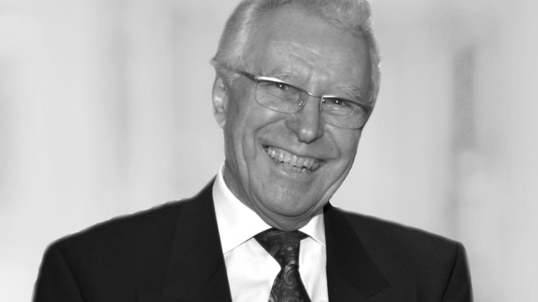 Immanuel Albertinen Diakonie - Professor Pastor Walter Füllbrandt * 1. Februar 1930 † 17. Januar 2024 Das Foto zeigt Professor Füllbrandt auf dem Empfang anlässlich seines 80ten Geburtstags im Februar 2010. Immanuel Albertinen Diakonie - Professor Pastor Walter Füllbrandt * 1. Februar 1930 † 17. Januar 2024 Das Foto zeigt Professor Füllbrandt auf dem Empfang anlässlich seines 80ten Geburtstags im Februar 2010.