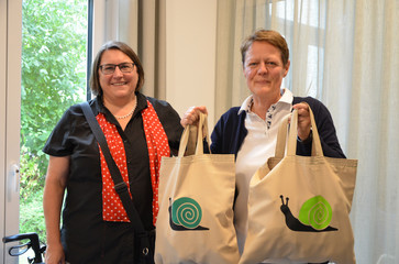 Maike Aschenbrenner mit der Organisatorin Janett Maike Aschenbrenner mit der Organisatorin Janett