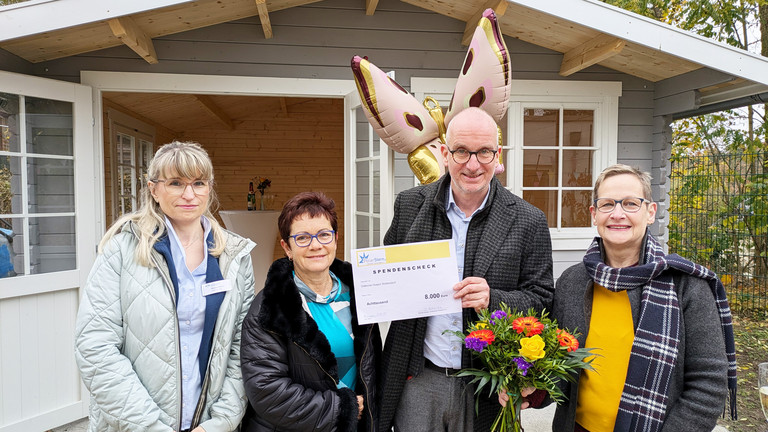 Diakonie Hospiz Woltersdorf - Pressemitteilungen - Leben bis zuletzt: Diakonie Hospiz Woltersdorf feiert sein fünfjähriges Bestehen - Polarstern überreicht Spendenscheck Diakonie Hospiz Woltersdorf - Pressemitteilungen - Leben bis zuletzt: Diakonie Hospiz Woltersdorf feiert sein fünfjähriges Bestehen - Polarstern überreicht Spendenscheck