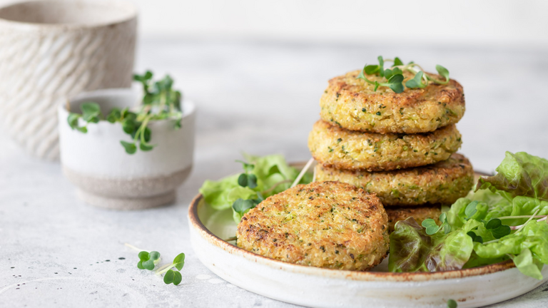 Immanuel Albertinen kocht - mediterrane Vollwertkost - Pikante Buchweizen-Grünkern-Bratlinge - vegan