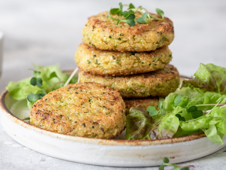 Immanuel Albertinen kocht - mediterrane Vollwertkost - Pikante Buchweizen-Grünkern-Bratlinge - vegan