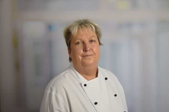 Birga Reiff, Leitung Speisenversorgung Volksdorf, Catering/Cafeteria Ev. Amalie Sieveking Krankenhaus, Cafeteria Albertinen Krankenhaus Portrait Birga Reiff, Leitung Speisenversorgung Volksdorf, Catering/Cafeteria Ev. Amalie Sieveking Krankenhaus, Cafeteria Albertinen Krankenhaus