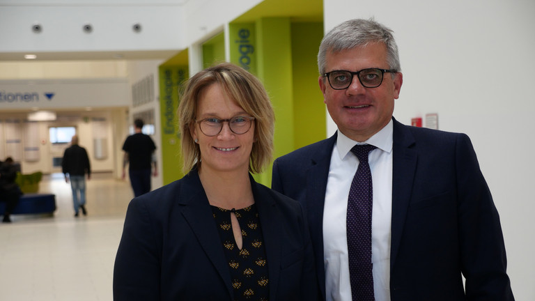 Hamburgs Sozialsenatorin Melanie Schlotzhauer und Matthias Scheller eröffnen den Fachkongress zur Weiterentwicklung der Versorgung psychisch erkrankter Menschen in Hamburg, Psychiatrie und Psychotherapie Hamburg, Albertinen Krankenhaus Hamburgs Sozialsenatorin Melanie Schlotzhauer und Matthias Scheller eröffnen Fachkongress zur Versorgung psychisch erkrankter Menschen im Albertinen Krankenhaus