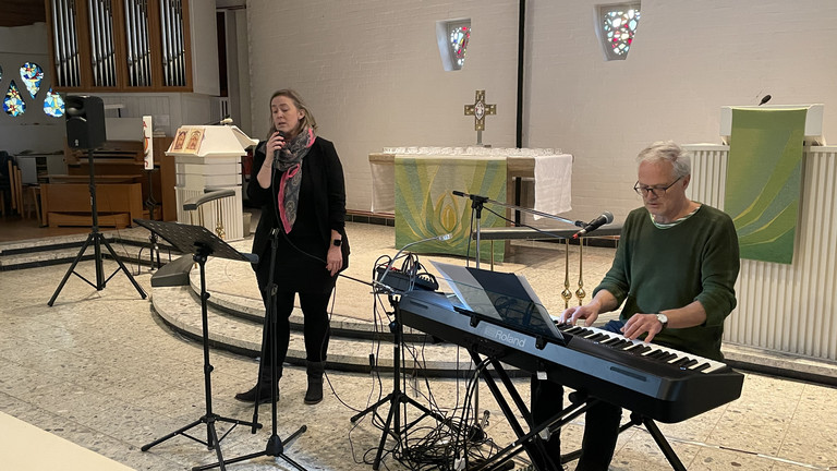Einfühlsame musikalische Begleitung Einfühlsame musikalische Begleitung