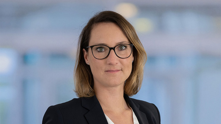 Geschäftsführerin Verena Plocher fordert Soforthilfen vom Bund, Lesetipp Märkische Oderzeitung, Krankenhausfinanzierung, Krankenhausreform, Immanuel Klinikum Bernau, Bernau bei Berlin Portraitfoto von der Geschäftsführerin des Immanuel Klinikums Bernau Verena Plocher