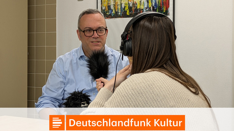 Dr. Udo Schneider, Chefarzt Rheumatologie, Klinische Immunologie und Osteologie am Immanuel Krankenhaus Berlin im Interview zum Thema Fibromyalgie Dr. Udo Schneider, Chefarzt Rheumatologie, Klinische Immunologie und Osteologie am Immanuel Krankenhaus Berlin im Interview zum Thema Fibromyalgie