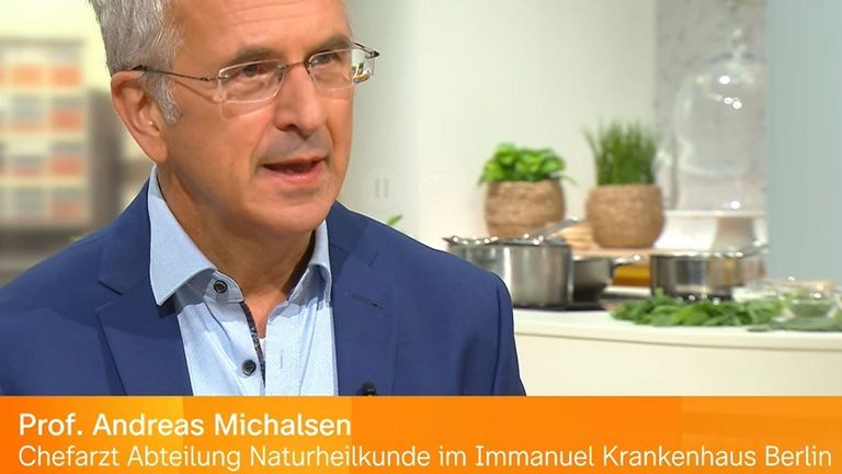 Prof. Dr. med. Andreas Michalsen, Chefarzt der Abteilung für innere Medizin und Naturheilkunde am Immanuel Krankenhaus Berlin, zu Gast in der Sendung "Volle Kanne"