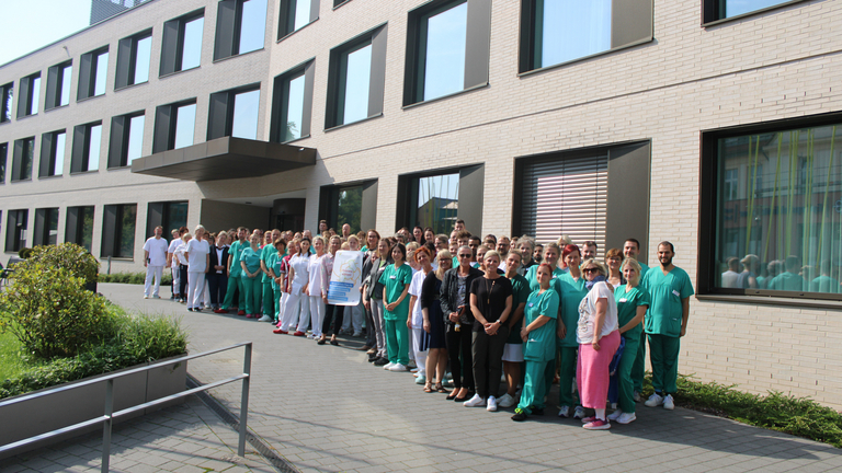 Die Mitarbeitenden des Immanuel Klinikum Bernau Herzzentrum Brandenburg zeigen Haltung Die Mitarbeitenden des Immanuel Klinikum Bernau Herzzentrum Brandenburg zeigen Haltung