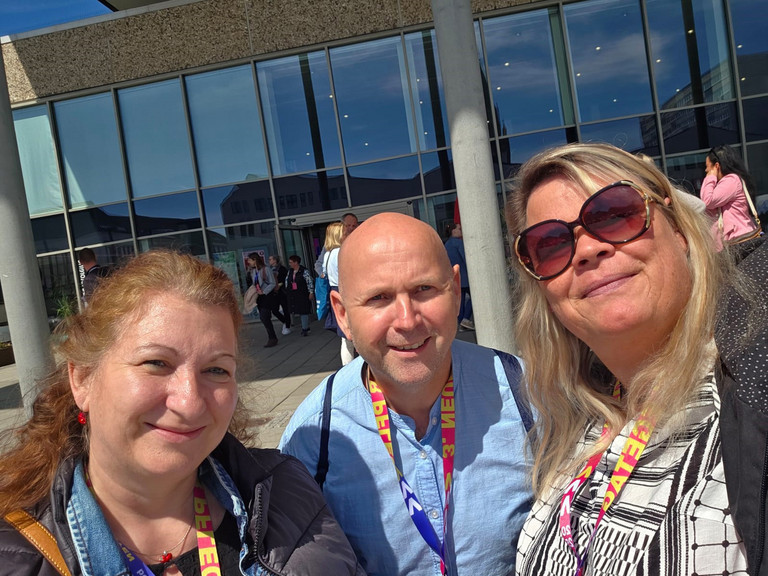 Kathleen Schünzel, Stephan Dumann, Roxana Telge (v.l.n.r.) vom Immanuel Haus Ecktannen besuchten den 3. Pflegetag in Neubrandenburg