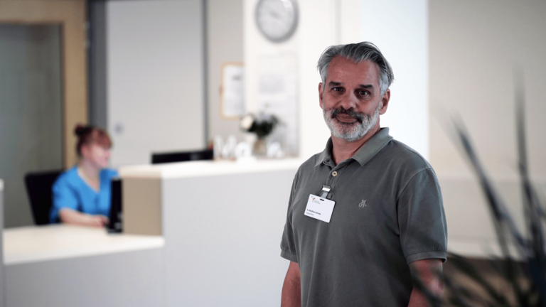Alberto Da Silva Correia, Pflegedirektor im Albertinen Krankenhaus, Hamburg-Schnelsen Foto von Alberto Da Silva Correia auf Station, Pflegedirektor im Albertinen Krankenhaus und Albertinen Haus in Hamburg-Schnelsen