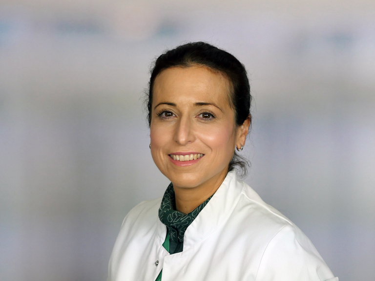 Portraitfoto Dr. med. Karin Weimann, Chefärztin Abteilung für Anästhesiologie, Intensivmedizin, Intermediate Care und Notfallmedizin am Immanuel Krankenhaus Berlin 
