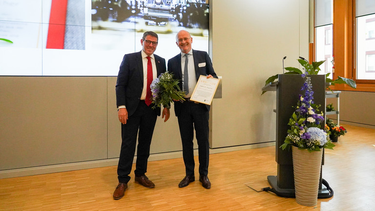 Bürgermeister André Stahl mit Dr. med. Georg Fritz